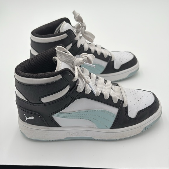 Puma High-Tops in Black, White, and Light Blue - Picture 6 of 9